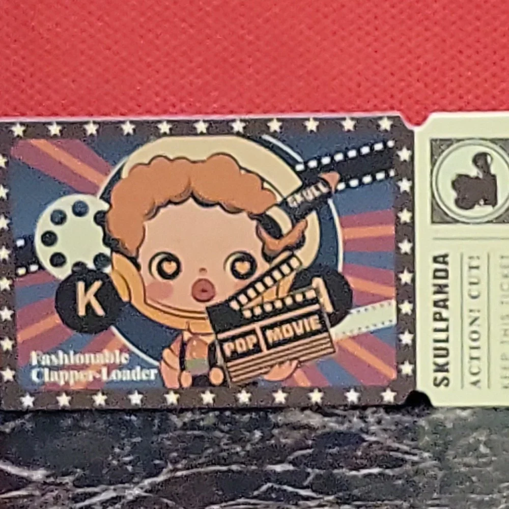 Fashionable Clapper-Loader from the SKULLPANDA Action! Cut! Series